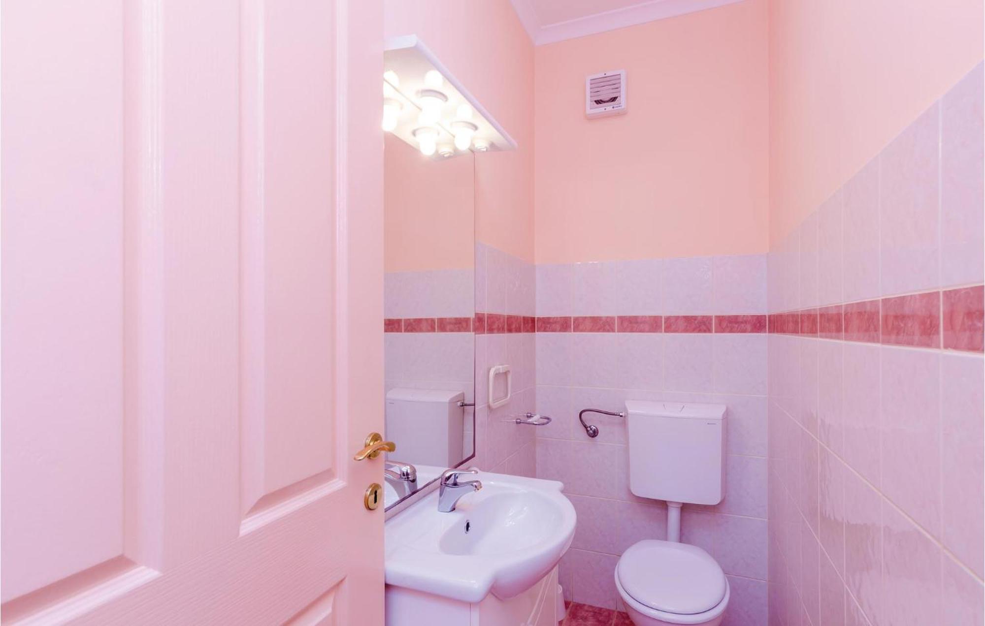 3 Bedroom Beautiful Apartment In 奥拉萨奇 外观 照片