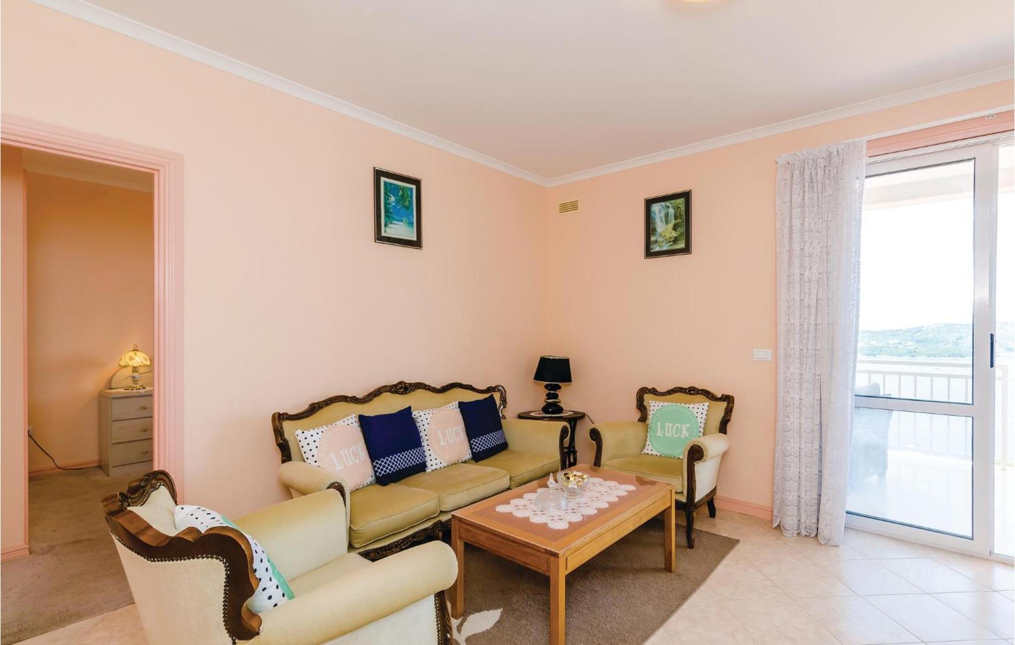 3 Bedroom Beautiful Apartment In 奥拉萨奇 外观 照片