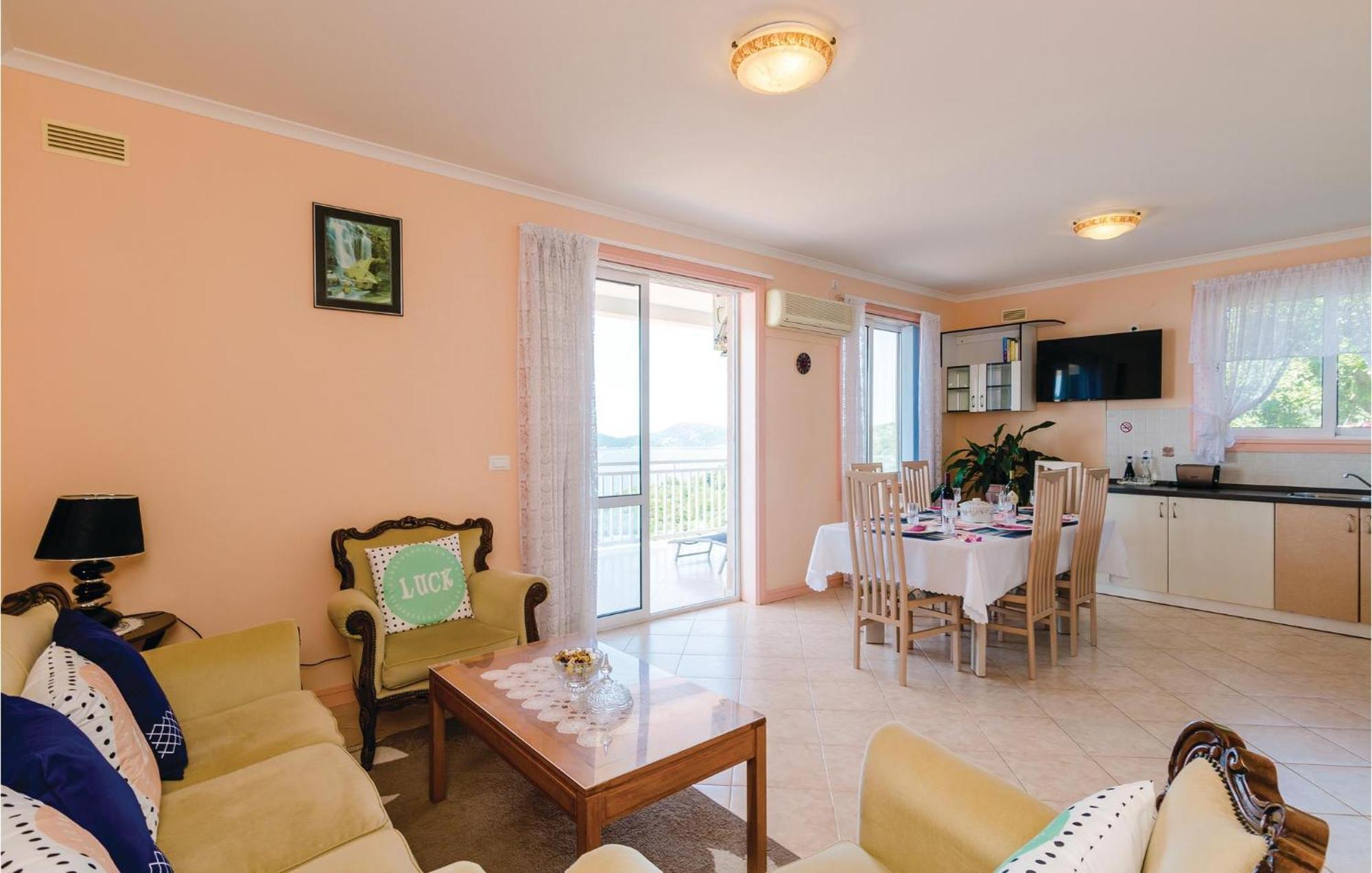 3 Bedroom Beautiful Apartment In 奥拉萨奇 外观 照片
