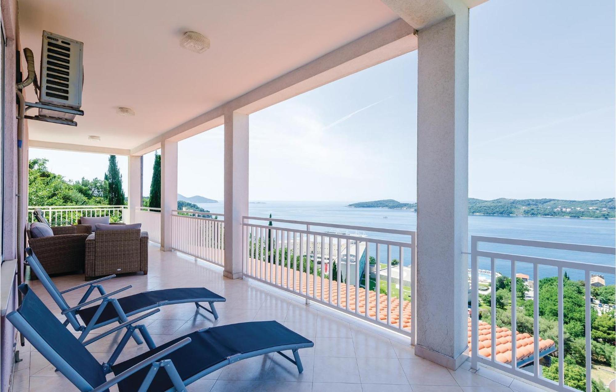 3 Bedroom Beautiful Apartment In 奥拉萨奇 外观 照片